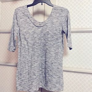 Scoop neck fitted top